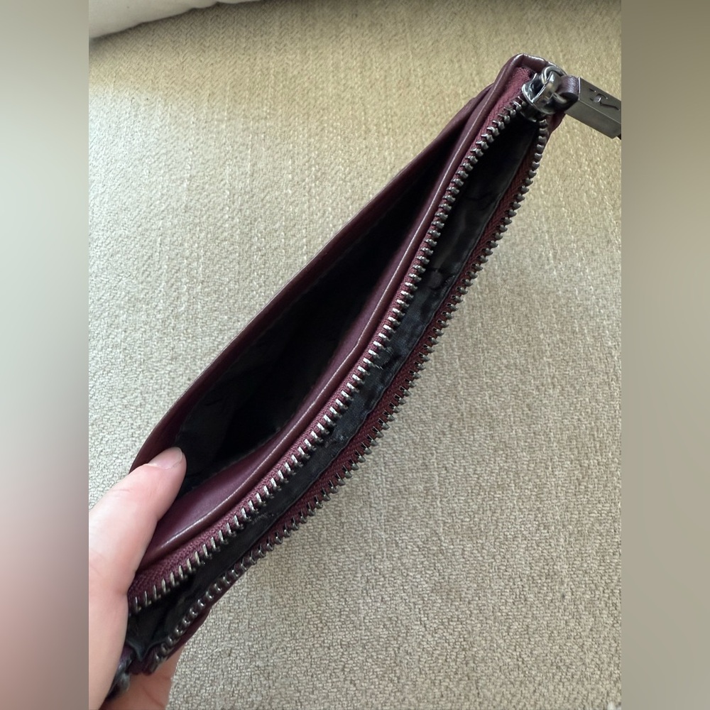Simply Vera by Vera Wang 🔮Burgundy Wristlet 🔮 NEW WITHOUT TAGS - Picture 7 of 9
